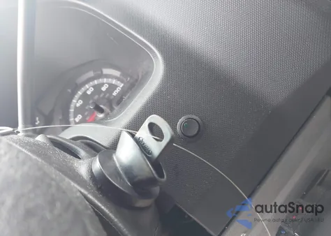 2010 Ford E-350 Super Duty Xl/Xlt z USA, uszkodzony, nr VIN 1FBNE3BL5ADA88672